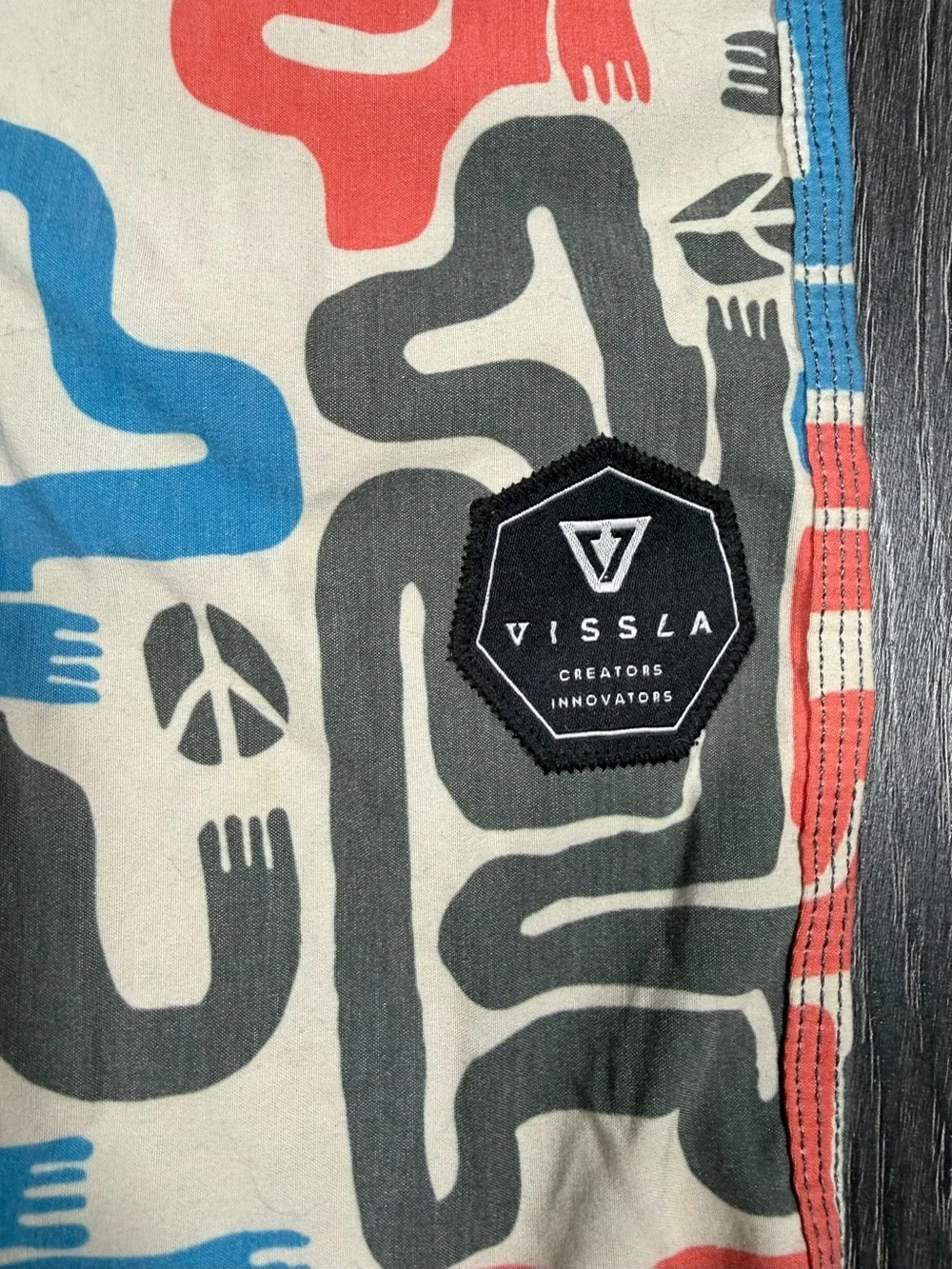 VISSLA Men’s Red Blue Gray Abstract Graphic Board Shorts size 24